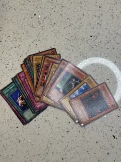 Yugioh Magician’s Force Mixed Lot Holo And Uncommon Damaged Unlimited - Image 3