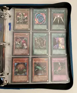Yugioh Vintage 81 Foil Card Binder Lot Dark Magician Blue-Eyes Red-Eyes 2002 - Image 3