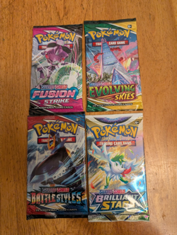 4 x Pokemon Booster Packs- Evolving Skies , Fusion Strike FACTORY SEALED - Image 1