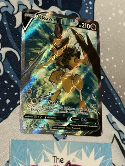 KLEAVOR V SWSH248 SWORD & SHIELD POKEMON (FULL ART PROMO, NM) - Image 2