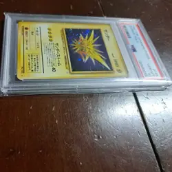 1997 Pokemon FOSSIL #145 ZAPDOS-HOLO Japanese PSA 10 GEM MT - Image 3
