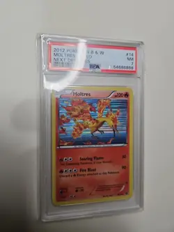 2012 POKEMON BLACK & WHITE NEXT DESTINIES #14 MOLTRES HOLO 14/99 PSA 7 - Image 1