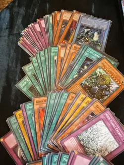 YU-GI-OH!CARDS 266 +2 X TINS +INSTRUCTIONS AND MAP SEE PICS FOR CONDITION - Image 4