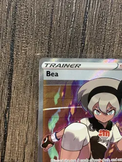 Pokemon TCG Trainer Card Bea 180/185 Vivid Voltage Ultra Rare Holo Full Art - Image 3
