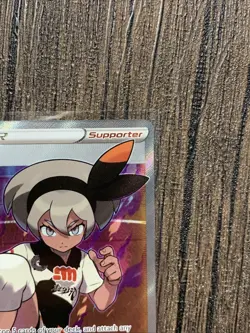 Pokemon TCG Trainer Card Bea 180/185 Vivid Voltage Ultra Rare Holo Full Art - Image 4
