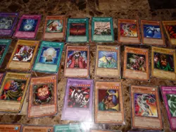 160+ Vintage 1996 YUGIOH Card Lot - Image 5