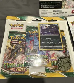 Pokemon Sword & Shield Evolving Skies 3 Pack Blister (2 x Umbreon, 1 x Eiscue) - Image 3