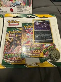 Pokemon Sword & Shield Evolving Skies 3 Pack Blister (2 x Umbreon, 1 x Eiscue) - Image 4