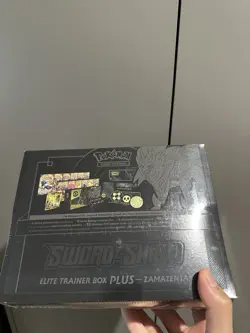 2020 POKEMON SWORD & SHIELD ZAMAZENTA ELITE TRAINER BOX PLUS ETB SEALED - Image 2