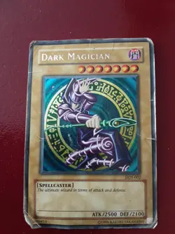 Yu-Gi-Oh! Dark Magician DDS 002 Dark Duel Stories **Damaged** - Image 1