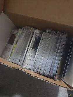 Pokemon Cards Bulk Lot Over 200 Cards No Energy!! Reverse/Holo - Image 3