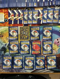 Vintage & Modern Pokemon Card Lot Holo Etc MP-Damaged Flareon Anicent Mew 570+ - Image 4