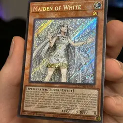 Yu-Gi-Oh! TCG Maiden Of White (SDWD-EN041) Secret Rare Foil Bleed - Image 2