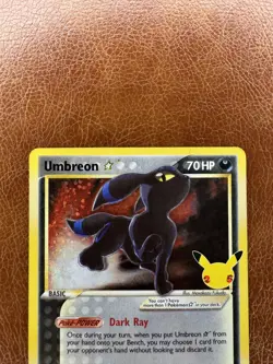 Umbreon Star 17/17 Pokemon Celebrations: Classic Collection Holo Gold Star - Image 2