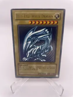 Blue-Eyes White Dragon SDK-001 - Yu-Gi-Oh! Starter Deck Kaiba Unlimited DMG - Image 1