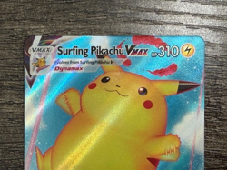 POKEMON FULL ART SURFING PIKACHU VMAX 009/025 ULTRA RARE + DARKRAI SLEEVE LP-NM - Image 2