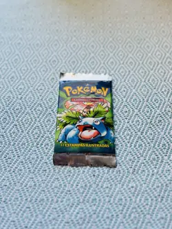1st Edition Wizards Of The Coast Pokemon Base Set Booster Pack Portuguese - Image 1