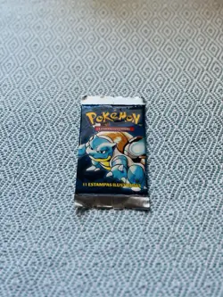 1st Edition Wizards Of The Coast Pokemon Base Set Booster Pack Portuguese - Image 1