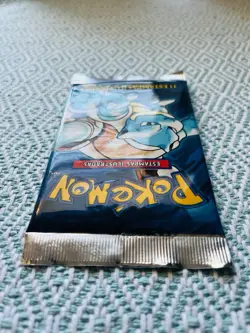 1st Edition Wizards Of The Coast Pokemon Base Set Booster Pack Portuguese - Image 3