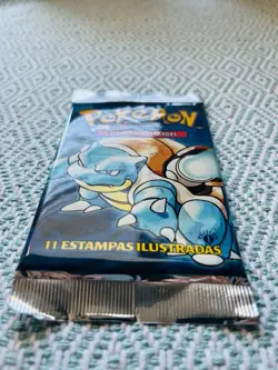 1st Edition Wizards Of The Coast Pokemon Base Set Booster Pack Portuguese - Image 4