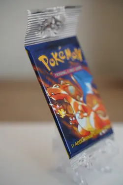 Pokemon TCG Base Set Unlimited Booster Pack Charizard Art WOTC Sealed Long Crimp - Image 4