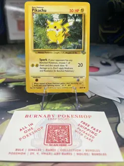 1999 POKEMON JUNGLE SET PIKACHU CARD 60/64, UNLIMITED - Image 1