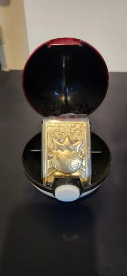 Pokemon TOGEPI 23K Gold Plated Trading Card 1999 Burger King Toy (With Ball New - Image 1