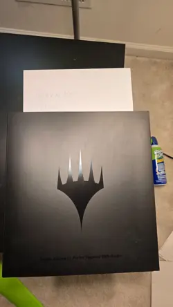 Ultra PRO Magic: The Gathering Mythic Edition 12-Pocket Zippered Card Binder - Image 3