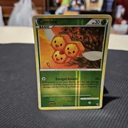 Combee Pokemon TCG HGSS Undaunted Reverse Holo Common Card #44/90 - Image 1