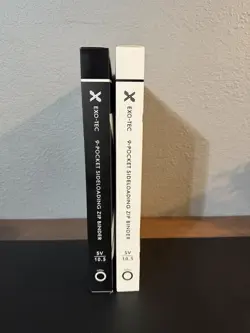 2x VaultX SV10.5 Binder 9 Pocket Black Bolt & White Flare Binders side load NEW - Image 2