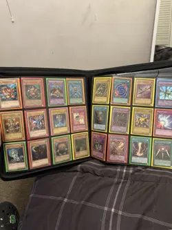 The Best Vintage Yugioh Binder Collection 550+ Cards - ALL HOLOS No Commons! - Image 2
