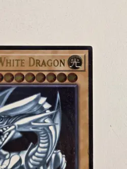 Blue-Eyes White Dragon (UTR) OP28-EN001 Ultimate Rare Yugioh OTS Tournament Pack - Image 4