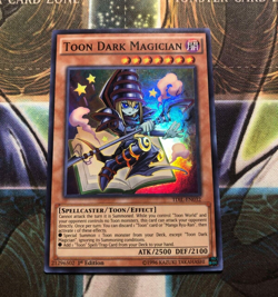 *** TOON DARK MAGICIAN *** 1ST EDITION SUPER RARE MINT/NM TDIL-EN032 YUGIOH! - Image 1
