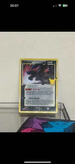 Umbreon Gold Star 17/17 Pokemon Celebrations Holo Card - Image 1