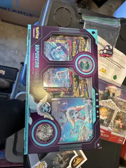 Pokemon TCG Vaporeon VMAX Premium Collection Box Evolving Skies - Image 1