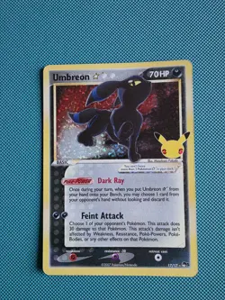 Umbreon Gold Star 17/17 Pokemon Celebrations Holo Card - Image 1