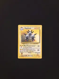 Pokemon TCG Magneton 9/102 Base Set Holo Rare Unlimited WOTC Vintage - Image 1