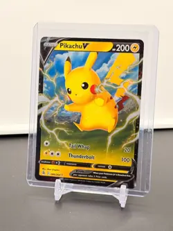 Pikachu V #86 Ultra Rare Holo 086/264 Fusion Strike Pokemon TCG NM+ - Image 1