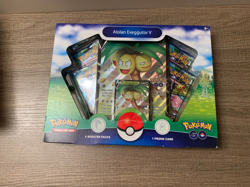 POKEMON TCG POKEMON GO COLLECTION ALOLAN EXEGGUTOR V (4 BOOSTER PACKS + 2 PROMO) - Image 1