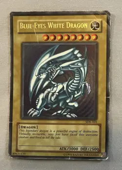 Blue-Eyes White Dragon Yu-Gi-Oh Card 1996 SDK-001 Low Grade Kazuki Takahashi - Image 1