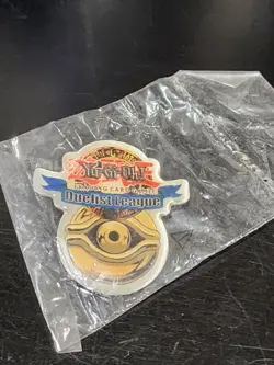 SEALED 1996 Yugioh Millenium Eye Duelist League Collector's Pin Rare Button - Image 1