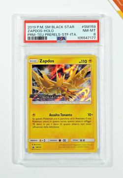Pokemon PSA 8 Zapdos #SM159 Holo Team Up Prerelease Staff Promo 2019 Italiano - Image 1