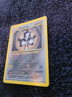 Magneton 10/64 Rare Holo Neo Revelation & Hydreigon Holo 62/111. Pokemon TCG - Image 4