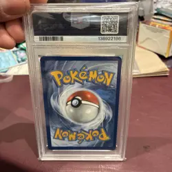 2023 Pokemon Mew en Bulbasaur Illustration Rare Card #166/165 PSA 9 - Image 2