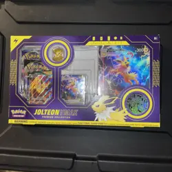 2022 Pokemon TCG Jolteon VMAX Premium Collection Box Sealed Evolving Skies - Image 1