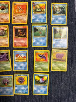 Pokemon FOSSIL LOT - 27 TCG Trading Cards - Image 3