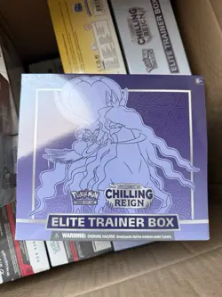 Pokemon TCG Sword & Shield Chilling Reign ETB Elite Trainer Box FACTORY SEALED 820650809712 - Image 2