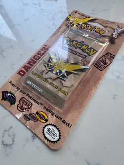 Pokemon Fossil Blister Pack Zapdos Artwork 1999 WOTC Factory Sealed - Image 3