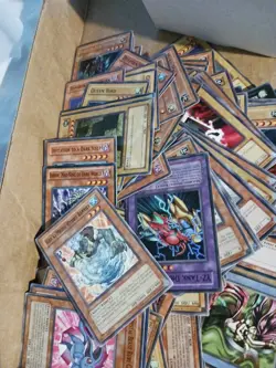 Lot Of Approx 500 Vintage YU-GI-OH TRADING CARDS. Tcg . Rare - Image 5