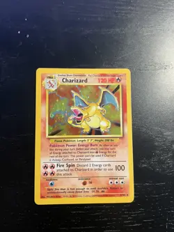 Pokemon TCG Charizard Base Set 4/102 Holo Rare - Image 2